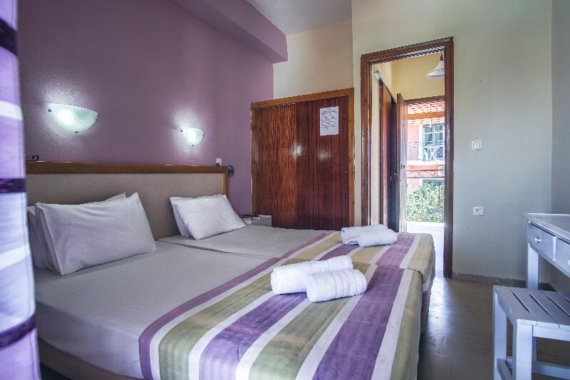 Island Beach Resort (Adults Only) กาวอส ภายนอก รูปภาพ