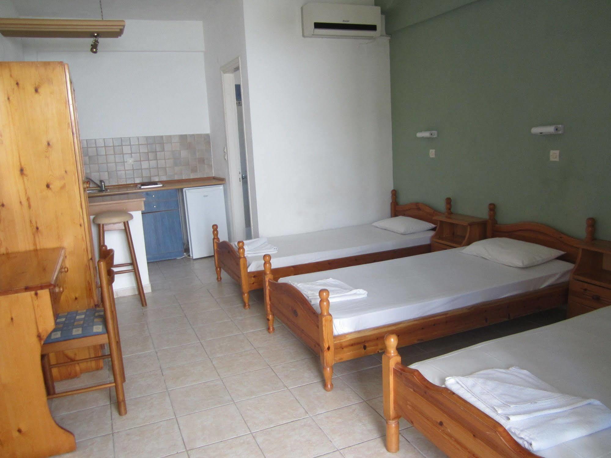 Island Beach Resort (Adults Only) กาวอส ภายนอก รูปภาพ