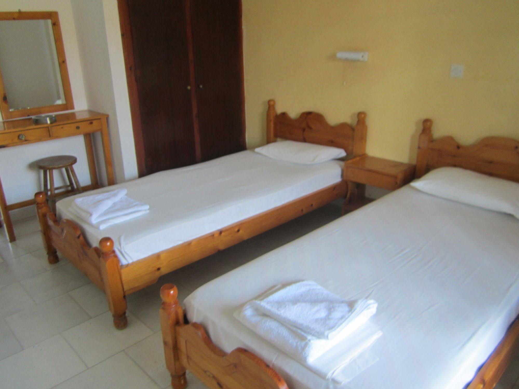 Island Beach Resort (Adults Only) กาวอส ภายนอก รูปภาพ