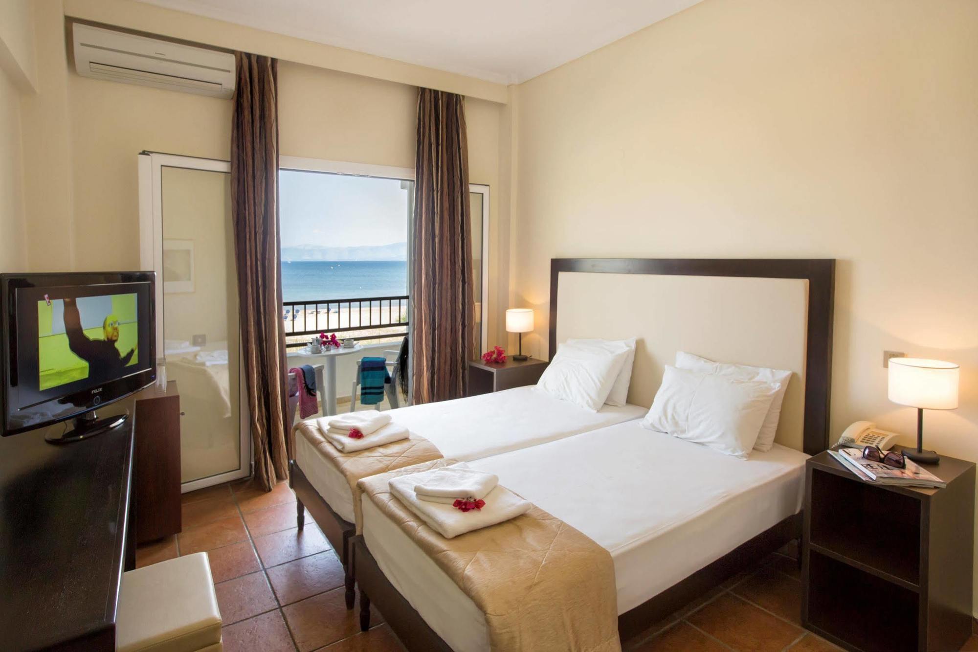 Island Beach Resort (Adults Only) กาวอส ภายนอก รูปภาพ